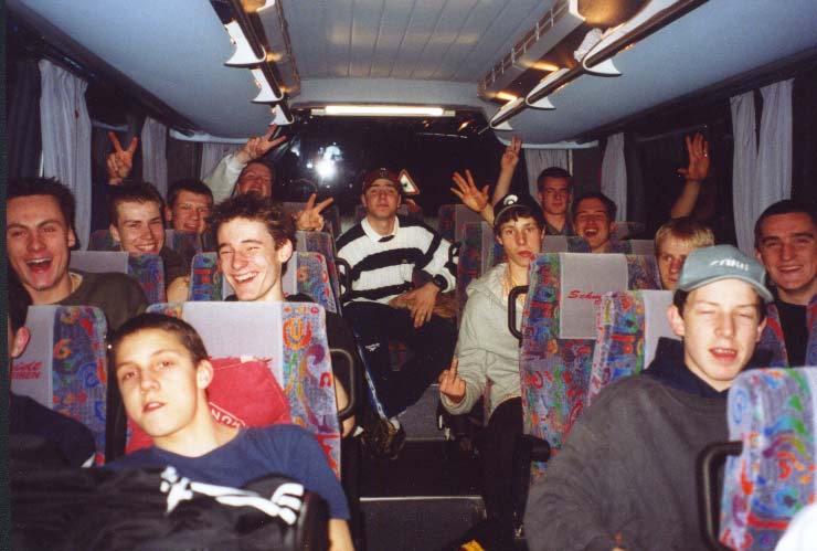 Abfahrt - die B-Jugend in bester Stimmung