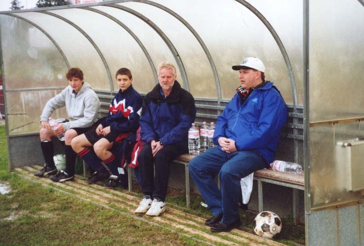 Entscheidendes Gruppenspiel: Die Trainer beten !