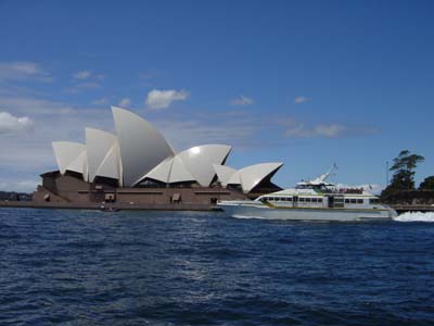 Bild015: Hafenrundfarht mit Blick auf die Oper