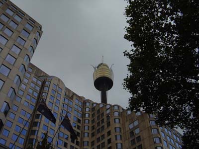 Bild064: Internet-Cafe unter City Tower