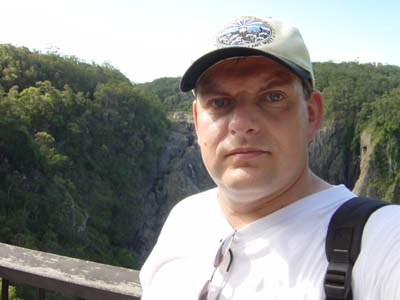 Bild090: M. Bittner vor den Barron Falls