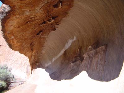 Bild100: An und im Ayers Rock (Uluru)