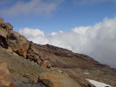 Bild201: Unterhalb der Kraterrandes - Blick nach Westen