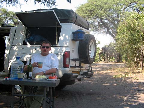 Bild108: Lunch with Elephants