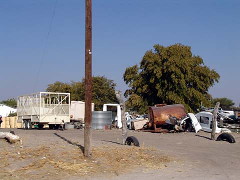 Bild154: Gebrauchtwarenhndler in Maun