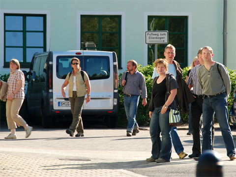 Bild02: Die Spezies kommen