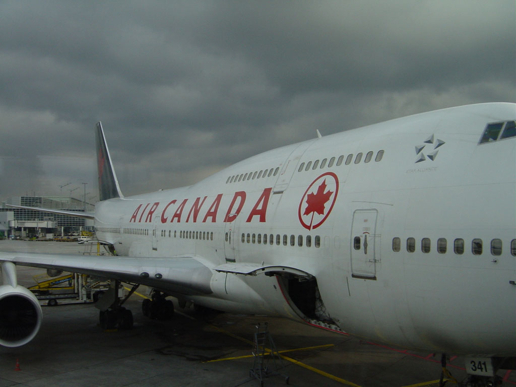 Boeing 747-433 M / C-GAGL