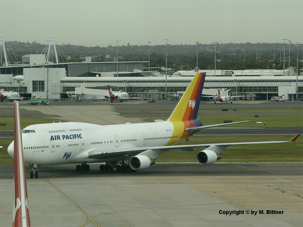 Boeing 747-412 / DQ-FJK / Taxiing at Sydney