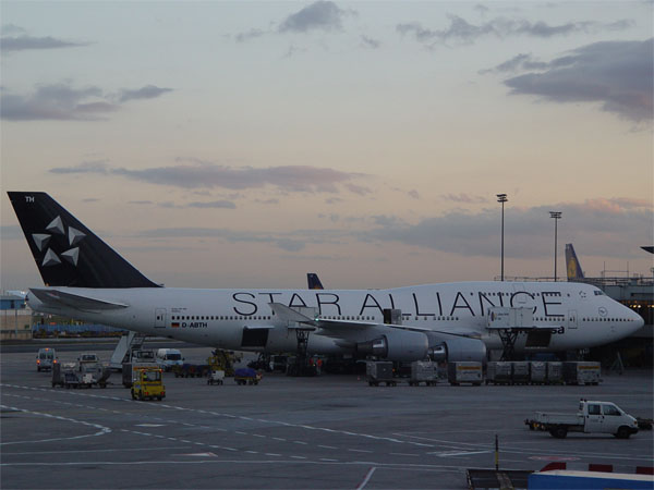 Boeing747-430 M / D-ABTH / Staralliance