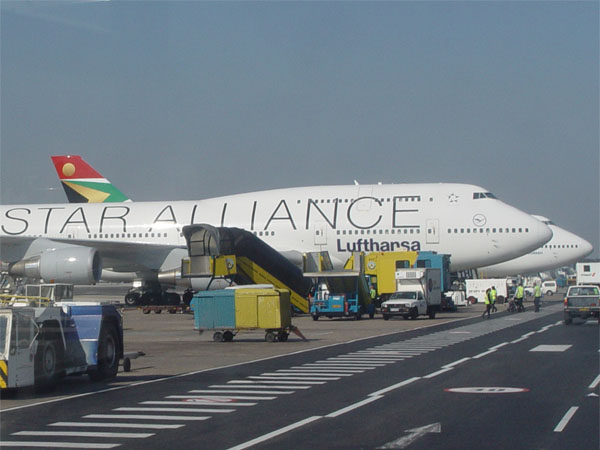 Boeing747-430 M / D-ABTH / Staralliance